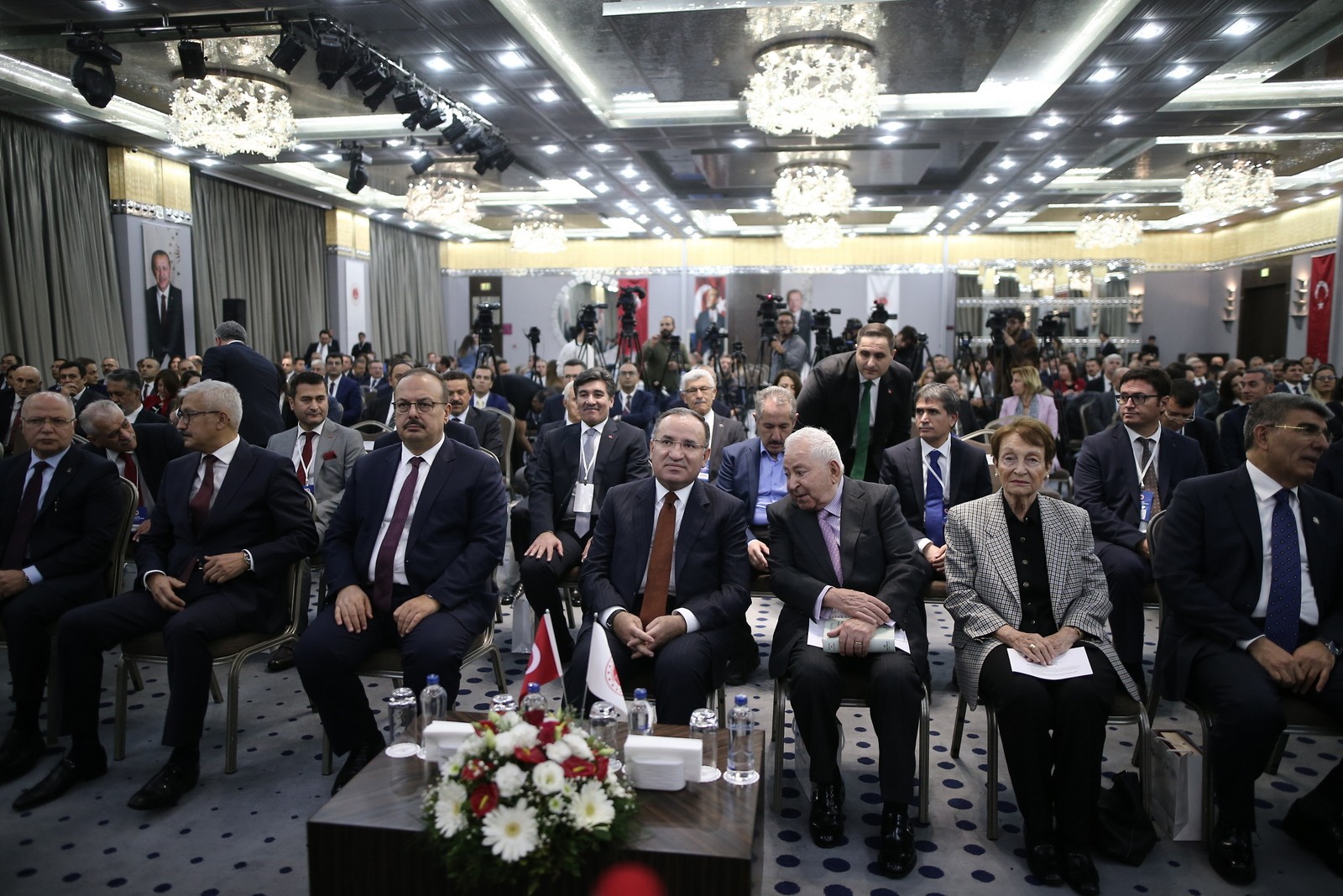 Adalet Bakanı Bozdağ’dan Bursa’da başörtüsü mesajı…