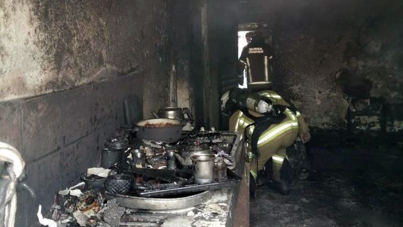 Bursa’da yangın! Yaralılar var Bursa’nın Karacabey ilçesinde bir ailenin oturduğu müstakil evde çıkan yangında,