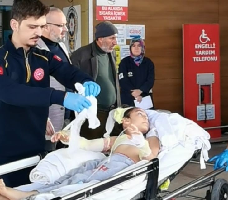 Bursa’da kaynar su dolu tencereye düşen çocuk yaralandı