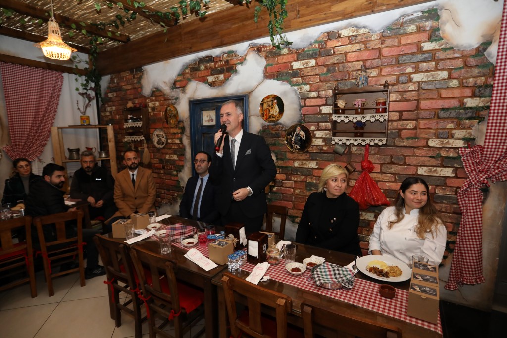 İnegöl Belediyesi öğretmenlerini unutmadı