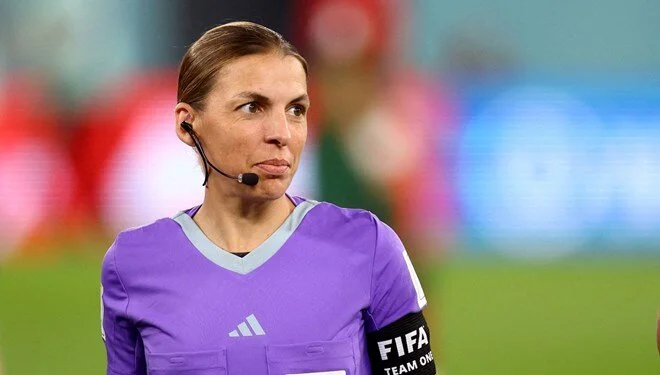 Dünya Kupası’nda ilk kez bir kadın hakem maç yönetecek Dünya Kupası’nda ilk kez bir kadın hakem maç yönetecek