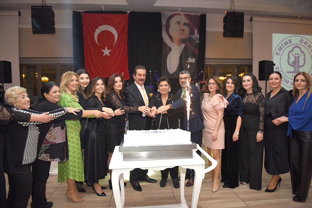 Emine Örnek Okulları’nda Öğretmenler Günü kutlaması