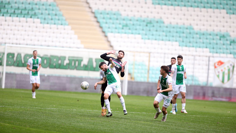 Timsah evinde ağır yaralı Timsah evinde ağır yaralı