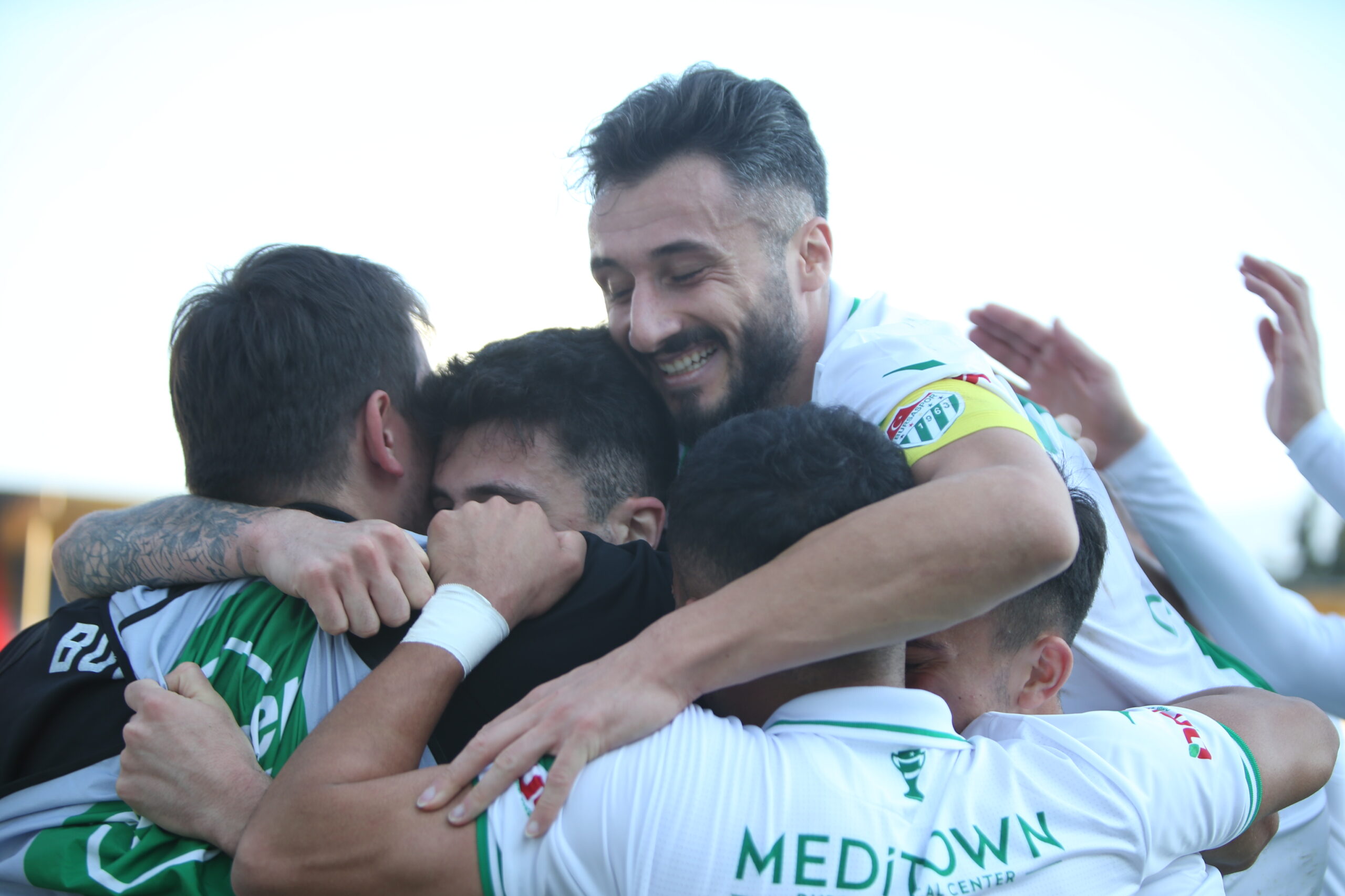 Timsah deplasmanda zafer kazandı! Timsah deplasmanda zafer kazandı!