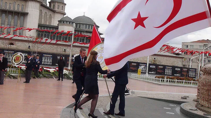 KKTC’nin 39. kuruluş yıl dönümü nedeniyle Taksim’de tören