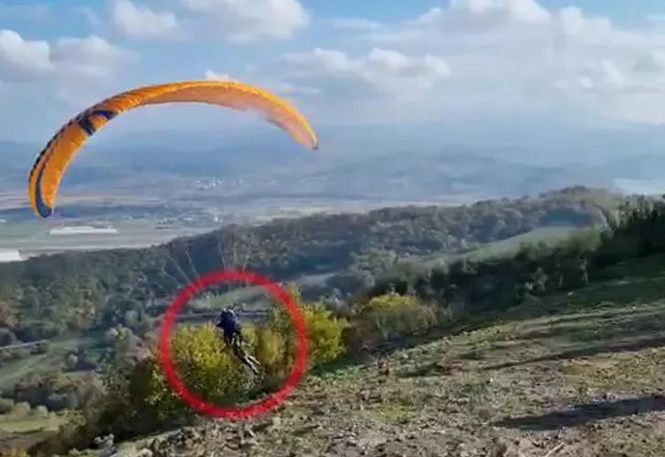 Paraşüte eli sıkışınca, korkunç şekilde can verdi