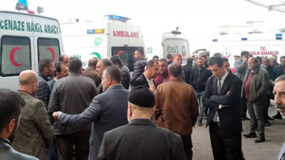 Ağrı’da kazada ölen 8 kişinin cenazesi ailelerine teslim edildi