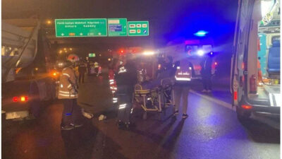 TEM’de şakalaşırken motosikletten düştüler