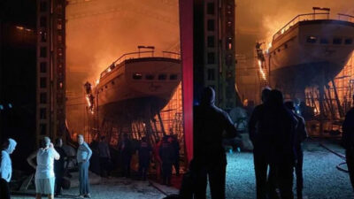 Milyon dolarlık tekne alevlere teslim oldu