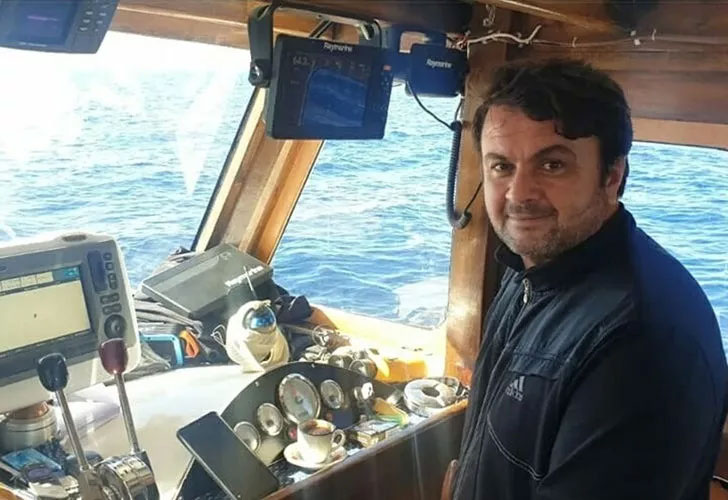 Balıkçı kardeşlerin dikkati hayatlarını kurtardı! Yunanlar patlak lastik botla geri itmiş… Balıkçı kardeşlerin dikkati hayatlarını kurtardı! Yunanlar patlak lastik botla geri itmiş…