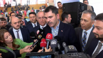 Bakan Kurum: Vatandaşlarımız binada hasar olduğunu görüyorsa tespitler bitmeden girmesin