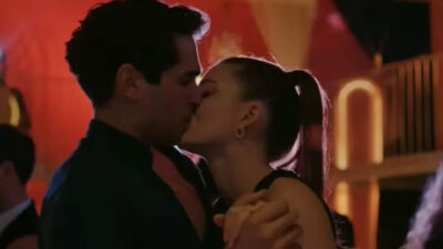 Yalı Çapkını dizisindeki sahneler tepki çekti… “Kız kardeşimin kocasını dudağından mı öpmüş oluyorum?”