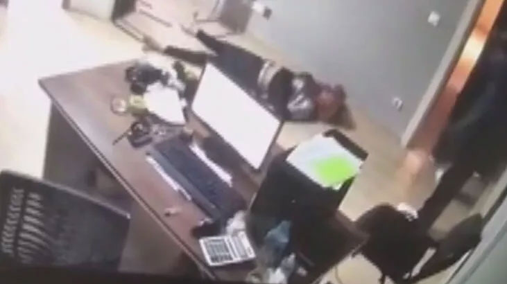 Site yöneticisiyle kiracının çöp kavgası! Saç saça kavga ettiler