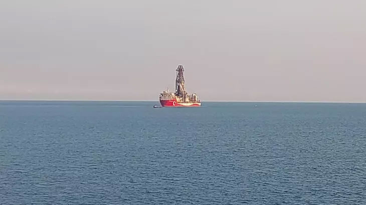 ‘Abdülhamid Han’ sondaj gemisi, Taşucu Limanı açıklarında