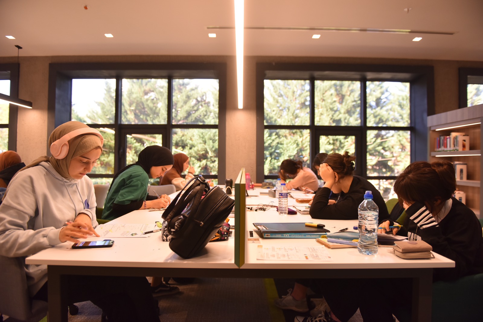 Gençler Yıldırım’ın ikinci uyumayan kütüphanesi Mimar Sinan’ı sevdi