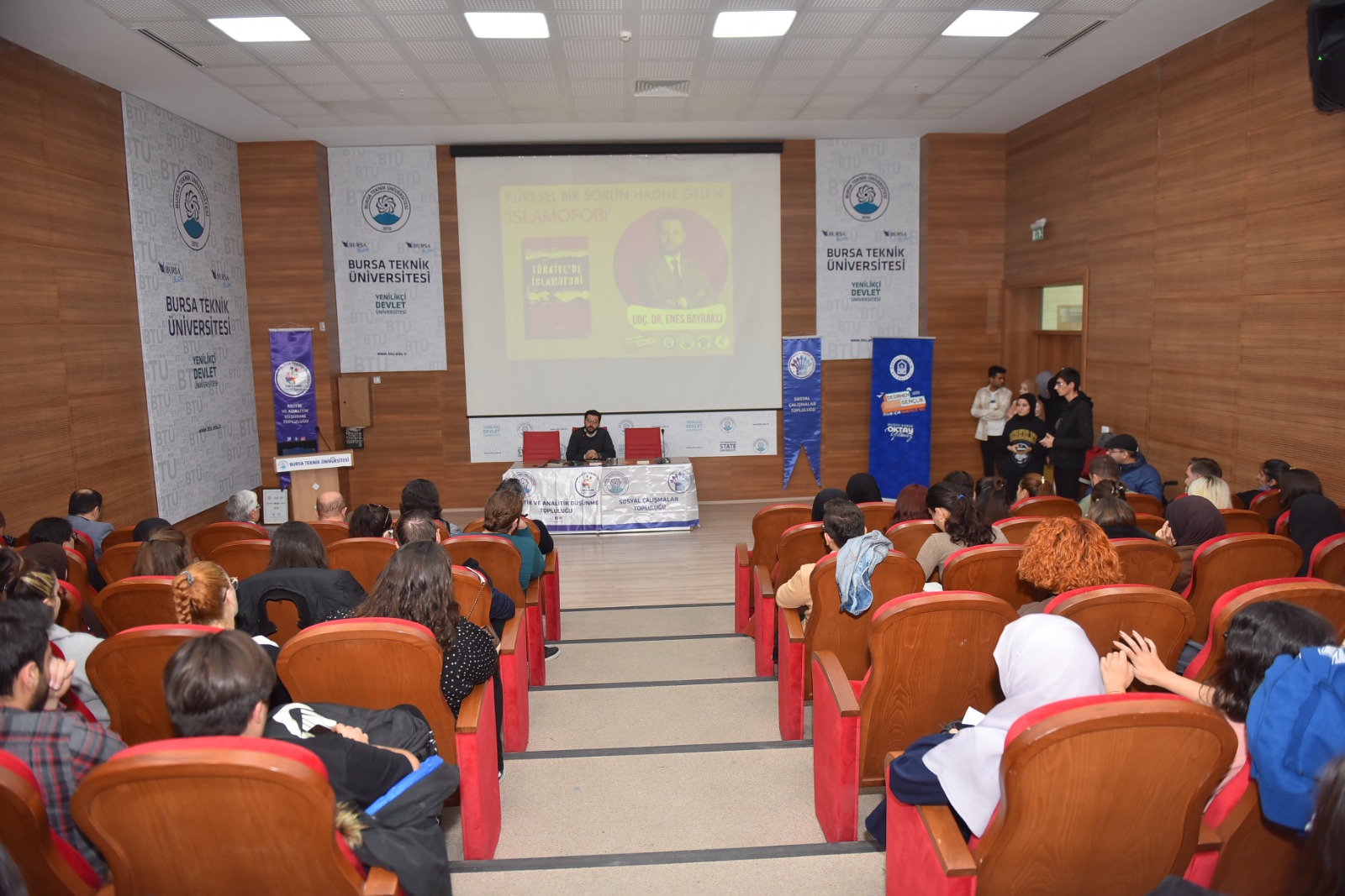 Yıldırım’da Türkiye’de İslamofobi kavramı masaya yatırıldı