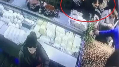 Bebek arabasını kullanarak pazarda hırsızlık yaptılar