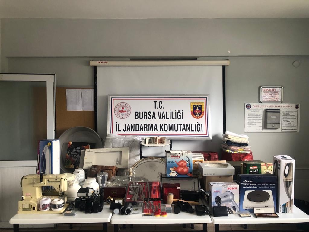 Bursa’da 71 suçtan kaydı olan hırsızlık zanlısı kıskıvrak yakalandı