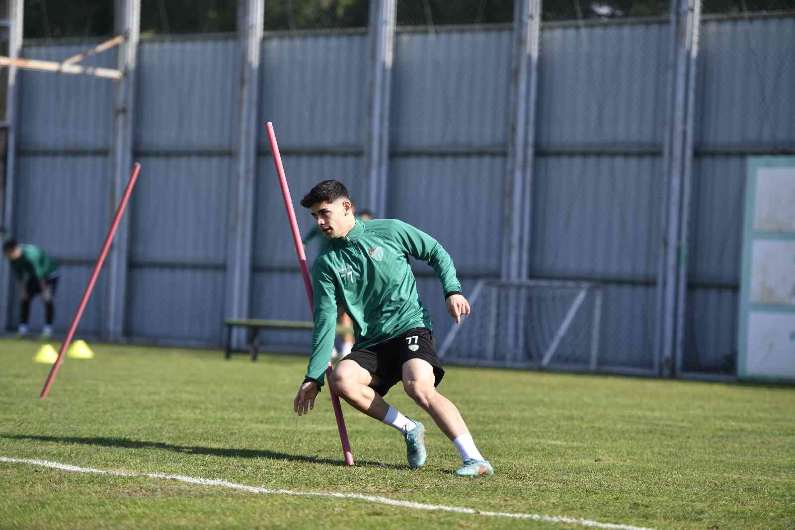 Bursaspor’da Menemen FK maçı hazırlıkları sürüyor