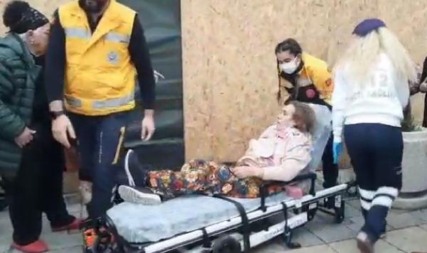 Bursa’da bir anda yere yığıldı! Yoldan geçen kadın ise…