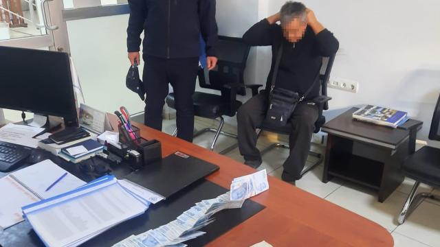 Dilenirken yakalandı, 3 dairesi olduğu ortaya çıktı
