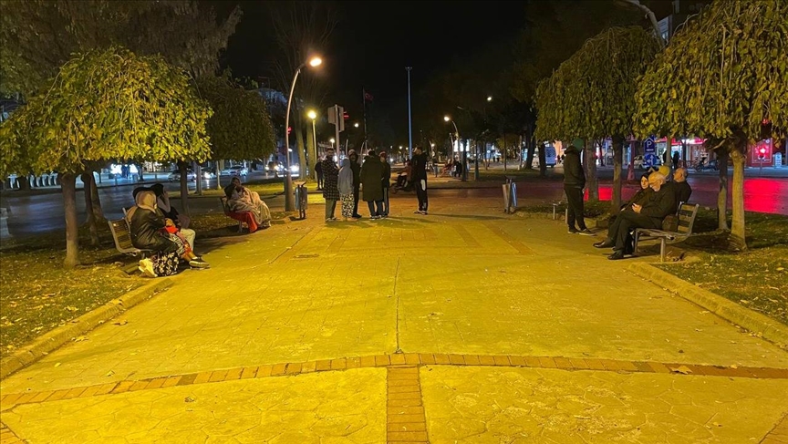 Dört ilde okullara deprem arası