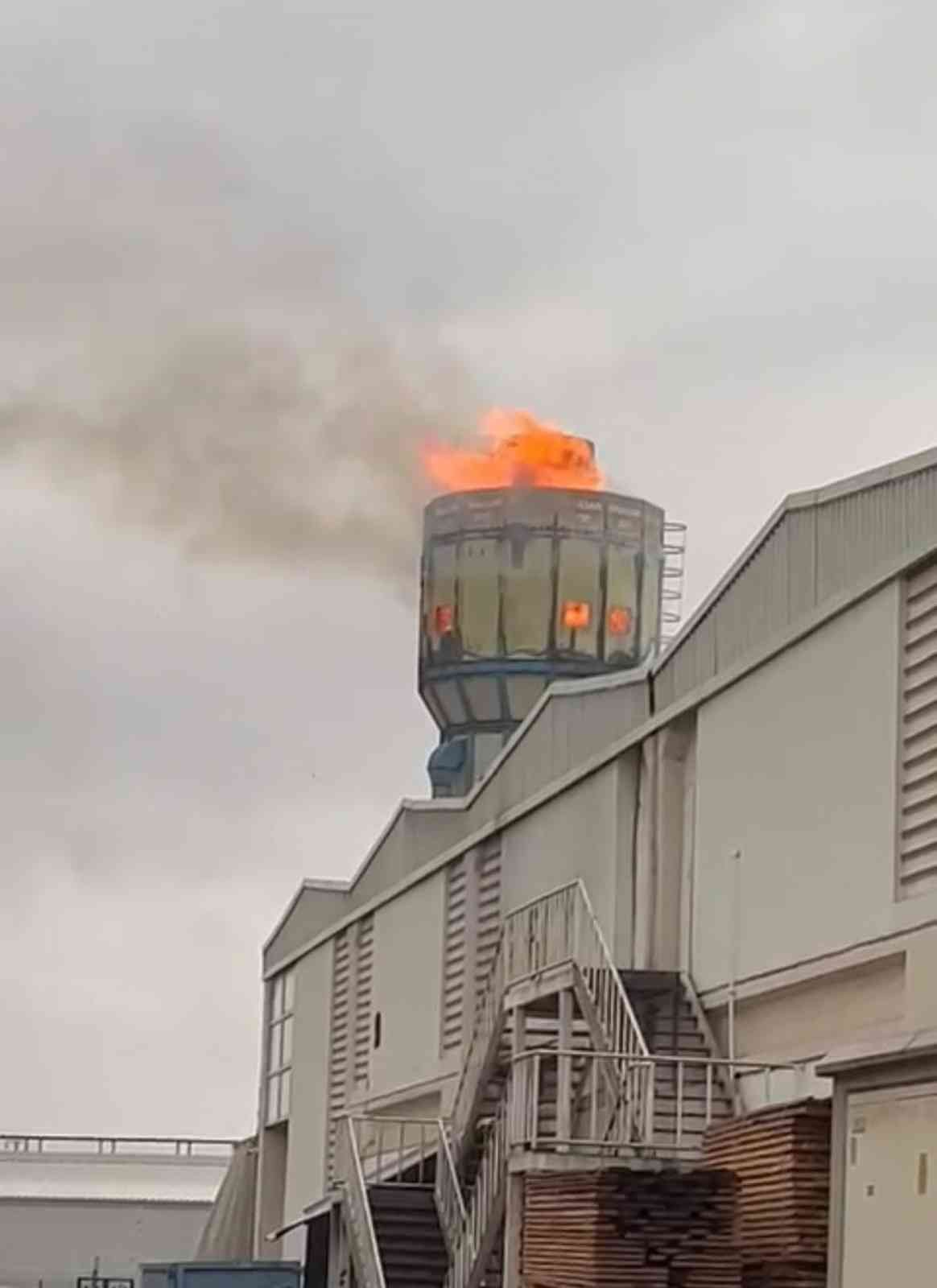 Bursa’da fabrikanın talaş silosunda yangın