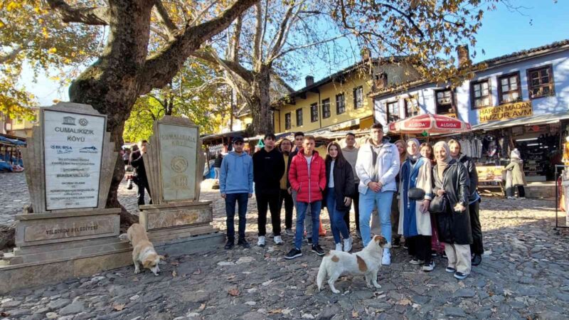 Gençlik, Bursa’da yollarda Bursa Büyükşehir Belediyesi tarafından düzenlenen ve eğitim için şehir dışından