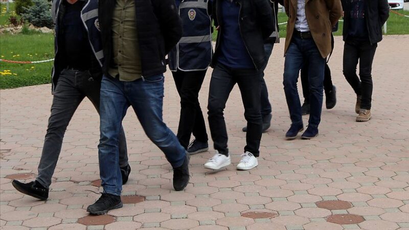 Bursa ve Eskişehir'de polisin düzenlediği hırsızlık operasyonunda 10 kişi gözaltına
