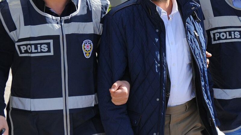 İzmir’de FETÖ operasyonu: 30 gözaltı