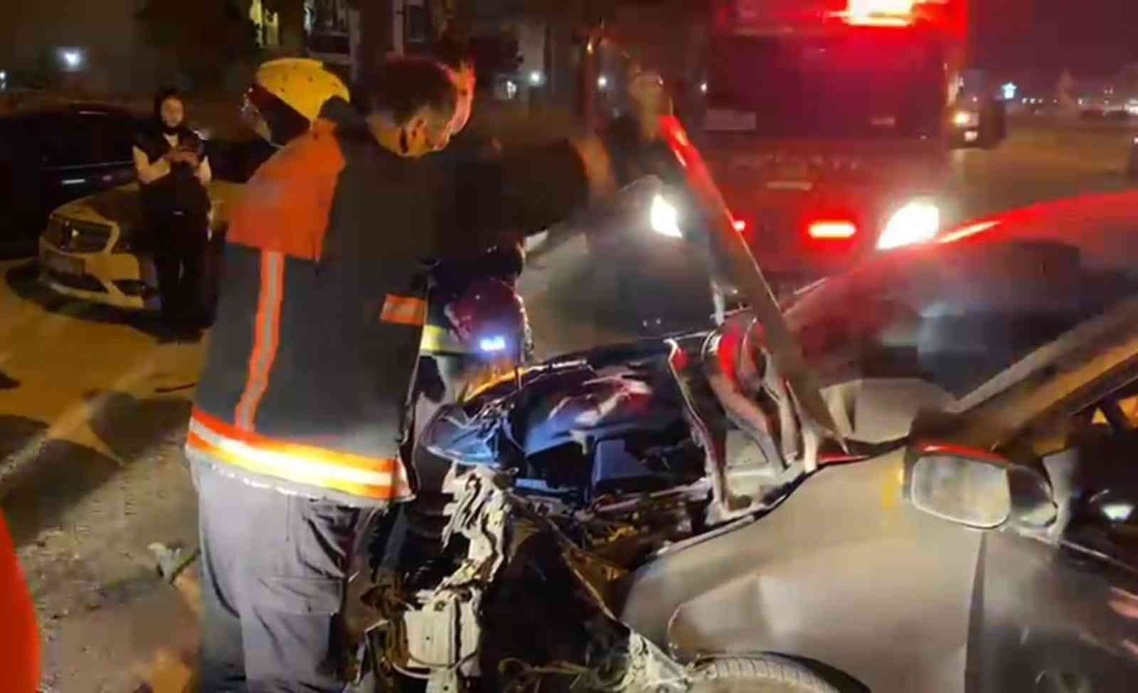 Bursa’da kafa kafaya çarpıştılar: 2 yaralı