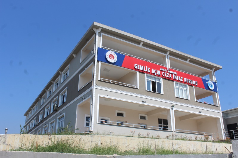 Açık cezaevlerindeki izin süreleri uzatıldı