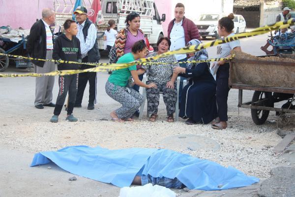 Kaldırımda yürürken düşüp öldü, acı haberi alan ailesi gözyaşlarına boğuldu Kaldırımda yürürken düşüp öldü, acı haberi alan ailesi gözyaşlarına boğuldu