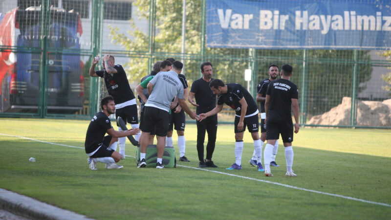 2.Lig’deki Bursa ekibinden şampiyonluk mesajı! Karacabey Belediyespor Teknik Direktörü Recep Çetin geleceğe umutla bakıyor... Çetin,