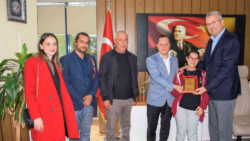 Karacabey’de eğitime tam destek Bursa’nın Karacabey ilçesinde Bakırköy Mahalle Muhtarı Kazım Önen, Karacabey Özel