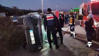 Bursa’da kontrolden çıkıp takla atan otomobil park halindeki araçlara çarptı