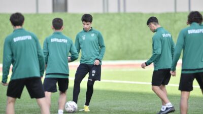 Bursaspor, Aliağa Atatürk Stadyumu’nda idman yaptı