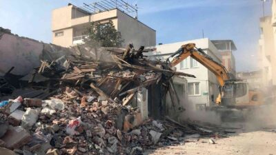 Bursa’da metruk binalar huzur ortamı için yıkılıyor