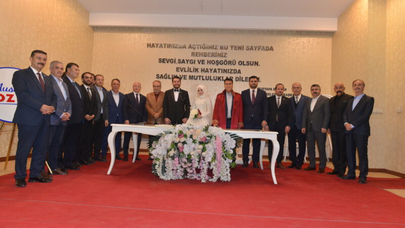 Ahsen Mollasalih ve Muhammed Talha Bektaş, nikahlarını Osmangazi Belediye Başkanı