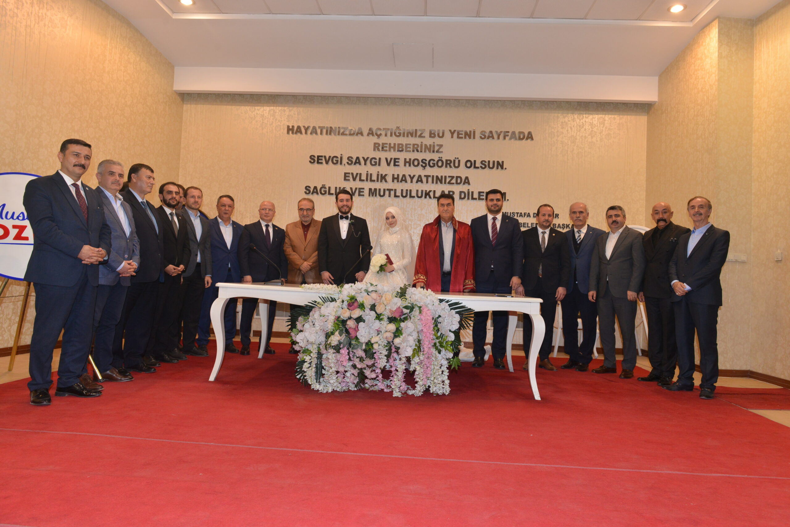 Bursa’da 13 şahitli nikah Bursa’da 13 şahitli nikah