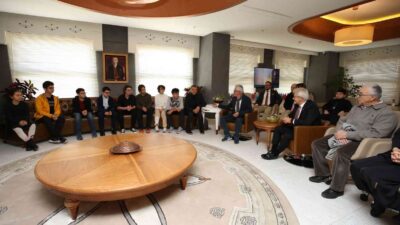 Nilüfer Belediyesi’nin düzenlediği Karikatür Atölyesi’nde eğitim alan öğrenciler katıldıkları yarışmalarda