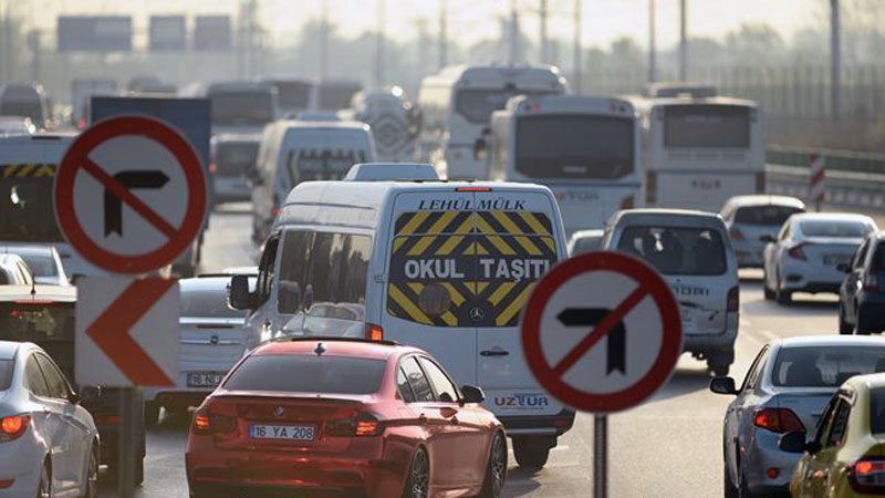 TÜİK’in Bursa raporu: Her 2,4 kişiye 1 araç düşüyor TÜİK verilerine göre Bursa'da trafiğe kayıtlı araç sayısı haziran ayı