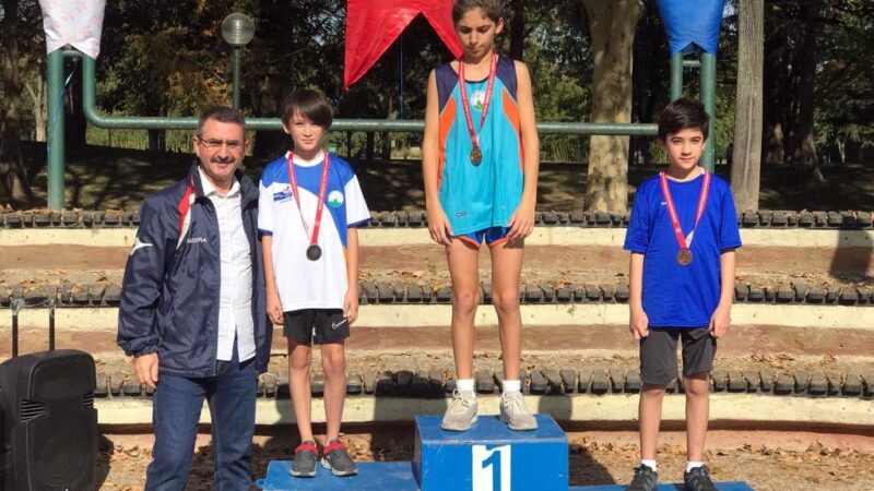 Osmangazili atletler ivme yakaladı Son dönemde elde ettiği derecelerle başarıdan başarıya koşan Osmangazi Belediyespor
