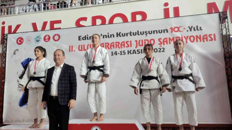 Osmangazili judoculardan 3 madalya Osmangazi Belediyespor Judo Takımı sporcuları, Edirne’nin kurtuluşu dolayısıyla bu yıl