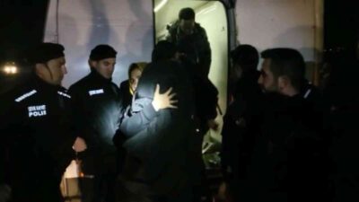 Bursa’da nefes kesen kovalamaca! Minibüsten 31 kaçak çıktı