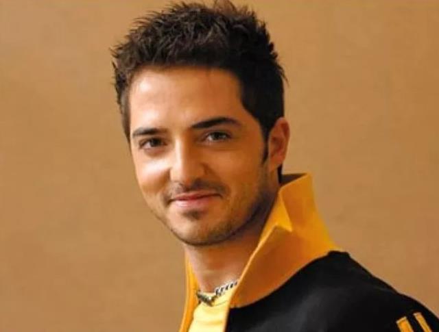 Gökhan Özen, tarzıyla yıllara meydan okuyor