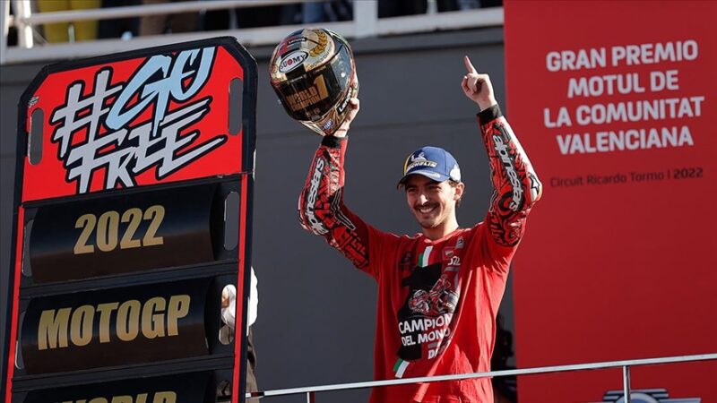 Bagnaia, Valencia'daki yarışta 9. olmasına rağmen pilotlar klasmanını, Quartararo'nun 17