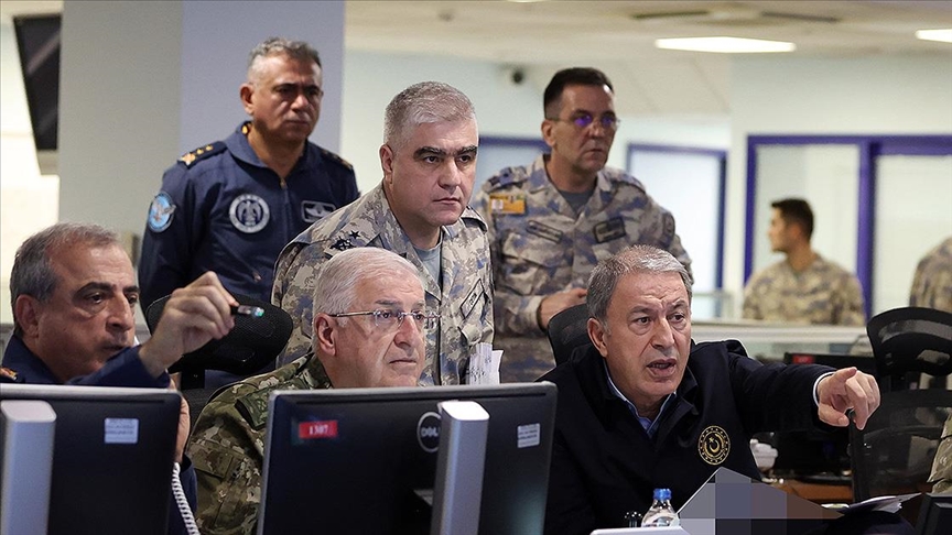 Bakan Akar’dan ‘Pençe-Kılıç’ açıklaması: Hesabını sormaya devam edeceğiz