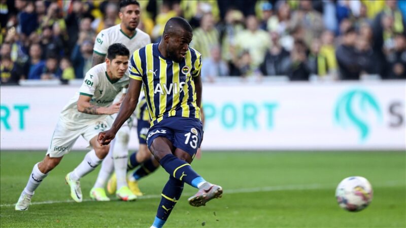 Spor Toto Süper Lig'in 14. haftasında Fenerbahçe, evinde Bitexen Giresunspor'a