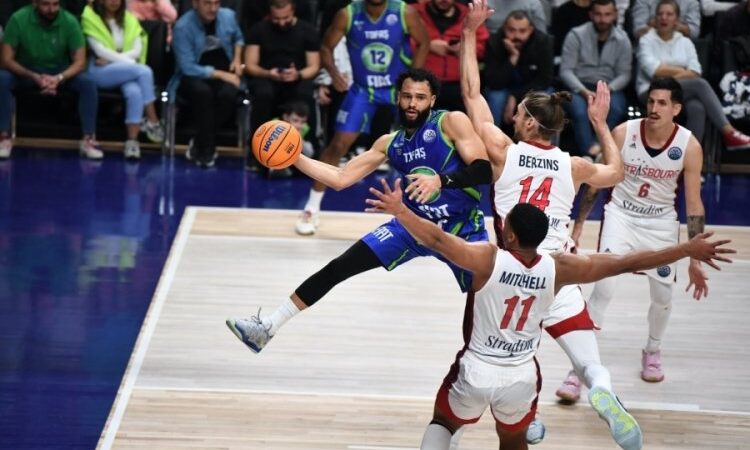 Basketbol FIBA Şampiyonlar Ligi A Grubu 4. hafta maçında TOFAŞ,